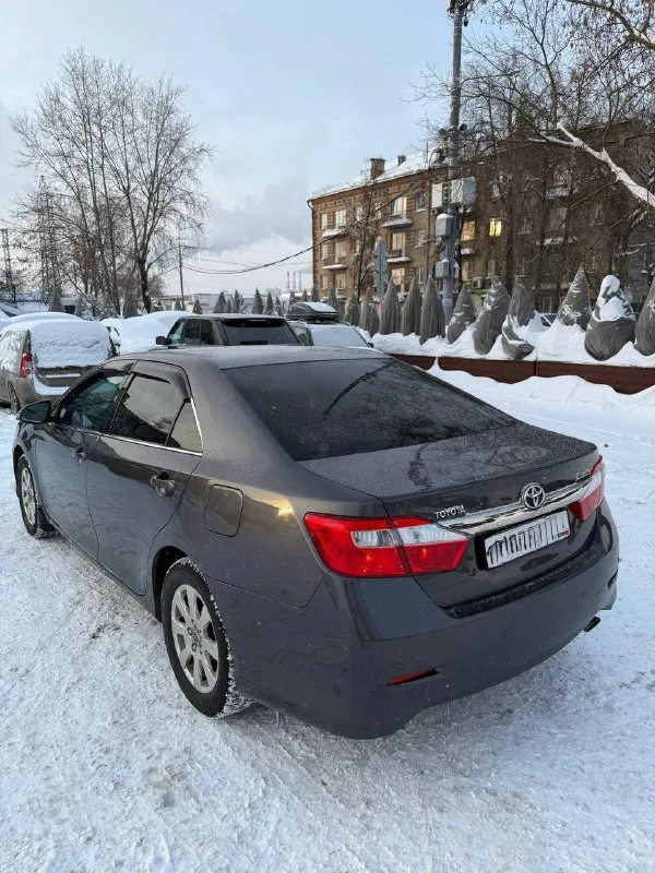 Toyota camry v50 2012г, 2.5 бензин, акпп, пер. привод. техника на отличном ходу, без ошибок. родной пробег 215 000 км. вся обслужена, без замечаний. по кузову 2 косметических окраса, остальное в родне. топ комплектация: кожаный салон, эл. регулировки, обогревы, камера заднего вида, раздельный климат, мультируль, круиз и прочее. юридически чист, 2 ключа, оригинал птс 1 400 000 р. тел. +79498438181 - фотография - 4