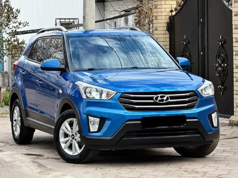 Hyundai creta год выпуска - 2016 кпп - автоматическая цена - 1.550.000₽ тел. +79493902663 либо - +7 (949) 679-98-14 продам автомобиль в идеальном состоянии, 1 хозяин из автосалона. не битая и не крашеная ( любые проверки ) простой и экономичный бензиновый двигатель 1.6 в паре с шести ступенчатой автоматической коробкой передач, работают безупречно. по ходовой части на 5+ не требует ни каких вложений. хорошая комплектация: климат-контроль; парктроник; 4эл. стеклоподъемника; подогревы всех сидений; помощь при подъеме и спуске; эл. зеркала; установлена android мультимедиа со всеми современными плюшками и не плохой акустикой; мультируль; антизанос; антибукс; круиз-контроль; камера заднего вида; штатные диски; релинги; biled оптика ( светит шикарно ) чистый и ухоженный не прокуренный салон. сигнализация с автозапуском. запаска не разу не ставилась. родной пробег 175.000км но состояние авто не побоюсь этого слова - как новое. 2 комплекта резины ( зима, лето с отличным протектором ) - фотография - 1