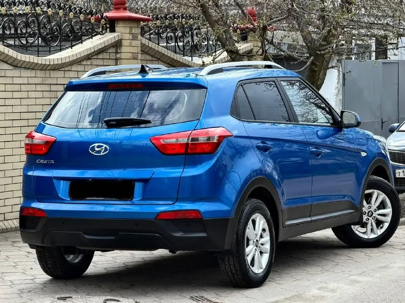 Hyundai creta год выпуска - 2016 кпп - автоматическая цена - 1.550.000₽ тел. +79493902663 либо - +7 (949) 679-98-14 продам автомобиль в идеальном состоянии, 1 хозяин из автосалона. не битая и не крашеная ( любые проверки ) простой и экономичный бензиновый двигатель 1.6 в паре с шести ступенчатой автоматической коробкой передач, работают безупречно. по ходовой части на 5+ не требует ни каких вложений. хорошая комплектация: климат-контроль; парктроник; 4эл. стеклоподъемника; подогревы всех сидений; помощь при подъеме и спуске; эл. зеркала; установлена android мультимедиа со всеми современными плюшками и не плохой акустикой; мультируль; антизанос; антибукс; круиз-контроль; камера заднего вида; штатные диски; релинги; biled оптика ( светит шикарно ) чистый и ухоженный не прокуренный салон. сигнализация с автозапуском. запаска не разу не ставилась. родной пробег 175.000км но состояние авто не побоюсь этого слова - как новое. 2 комплекта резины ( зима, лето с отличным протектором ) - фотография - 2
