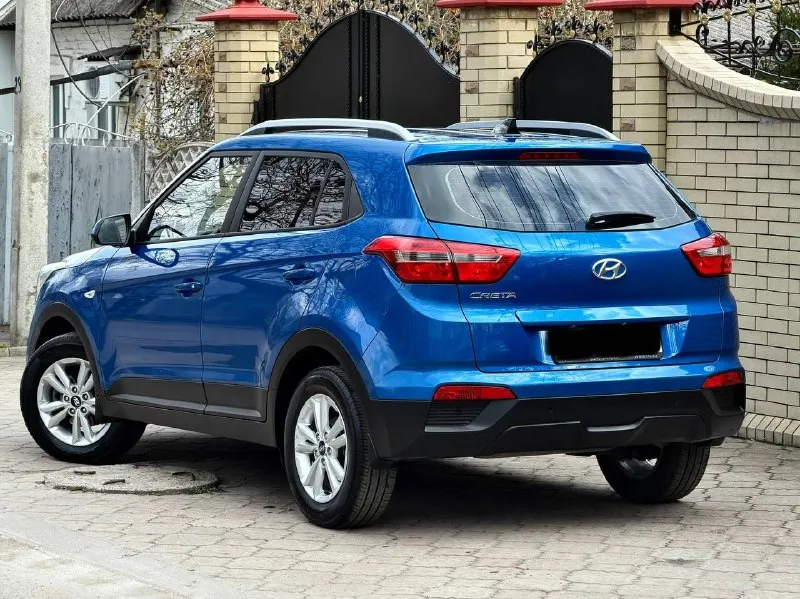 Hyundai creta год выпуска - 2016 кпп - автоматическая цена - 1.550.000₽ тел. +79493902663 либо - +7 (949) 679-98-14 продам автомобиль в идеальном состоянии, 1 хозяин из автосалона. не битая и не крашеная ( любые проверки ) простой и экономичный бензиновый двигатель 1.6 в паре с шести ступенчатой автоматической коробкой передач, работают безупречно. по ходовой части на 5+ не требует ни каких вложений. хорошая комплектация: климат-контроль; парктроник; 4эл. стеклоподъемника; подогревы всех сидений; помощь при подъеме и спуске; эл. зеркала; установлена android мультимедиа со всеми современными плюшками и не плохой акустикой; мультируль; антизанос; антибукс; круиз-контроль; камера заднего вида; штатные диски; релинги; biled оптика ( светит шикарно ) чистый и ухоженный не прокуренный салон. сигнализация с автозапуском. запаска не разу не ставилась. родной пробег 175.000км но состояние авто не побоюсь этого слова - как новое. 2 комплекта резины ( зима, лето с отличным протектором ) - фотография - 3
