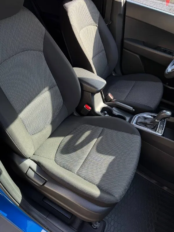 Hyundai creta год выпуска - 2016 кпп - автоматическая цена - 1.550.000₽ тел. +79493902663 либо - +7 (949) 679-98-14 продам автомобиль в идеальном состоянии, 1 хозяин из автосалона. не битая и не крашеная ( любые проверки ) простой и экономичный бензиновый двигатель 1.6 в паре с шести ступенчатой автоматической коробкой передач, работают безупречно. по ходовой части на 5+ не требует ни каких вложений. хорошая комплектация: климат-контроль; парктроник; 4эл. стеклоподъемника; подогревы всех сидений; помощь при подъеме и спуске; эл. зеркала; установлена android мультимедиа со всеми современными плюшками и не плохой акустикой; мультируль; антизанос; антибукс; круиз-контроль; камера заднего вида; штатные диски; релинги; biled оптика ( светит шикарно ) чистый и ухоженный не прокуренный салон. сигнализация с автозапуском. запаска не разу не ставилась. родной пробег 175.000км но состояние авто не побоюсь этого слова - как новое. 2 комплекта резины ( зима, лето с отличным протектором ) - фотография - 5