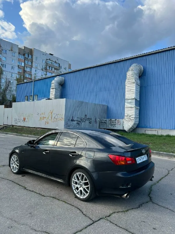 Lexus is 250 lexus is250. 2005 год мотор 2.5 (208 сил) задний привод двигатель работает без каких либо шумов. коробка надежный автомат, кузов в хорошем состоянии. салон чистый, не прокуренный дно и пороги в отличном состоянии, обработаны антикором. хорошая акустика, подогревы сидений, регулировка зеркал и складывание по обслуживанию:новый аккум, новые ступицы, заменены все жидкости и масла новые колодки, установлен приятный выхлоп 18-е диски + докатка по документам я хозяин, переоформление без проблем, номера зеркало в подарок цена 1🍋150.000 торг небольшой рассмотрю обмен ключами либо с вашей доплатой донецк + 7 949 082 59 09 📞 звоните: +7(949)0825909 - фотография - 7