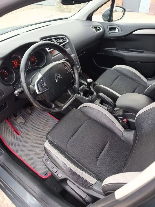 Продам citroen с4, хэтчбек 2012г. 🏁пробег: 205000 💸цена: договорная двигатель 1.6 120 л. с. , бензин, механика, сиденья комбинированная кожа, эл. стеклоподъёмники всех стёкол, 2-х зонный климат контроль, цвет мокрый асфальт, колёса на легкосплавных дисках r16 📲 все вопросы по телефону: +79493813848 📍амвросиевка 📲 tg: @history_32 📞 звоните: +7(949)3813848 - фотография - 8