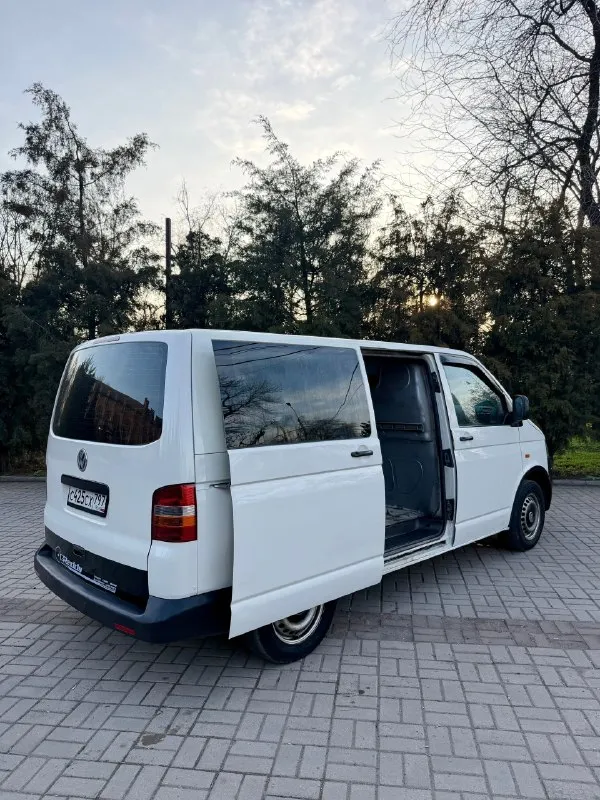 Продам volkswagen t5 1.9 tdi грузовой фургон !) модельный год 2004 авто в отличном техническом состоянии, двигатель работает идеально, не дымит не троит, масло не ест, запускается в любой мороз, кузов в хорошем состоянии для своих лет, турбина работает идеально, коробка 5ст переключается легко, ничего не хрустит и не выбивает, не давно меняли сцепление, по электрике все работает, ходовая часть перебрана, топливный фильтр новый, акб живой, лобаш новый 🆕 пробег автомобиля 275 000км, резина лето michelin остаток на сезон смело, зимние колеса в сборе отдаю в комплекте, авто готово к работе, сел и поехал) цена 825 000 рублей находится в макеевке, +79495570537 либо +79920409993 теле2 📞 звоните: +7(949)5570537 - фотография - 7