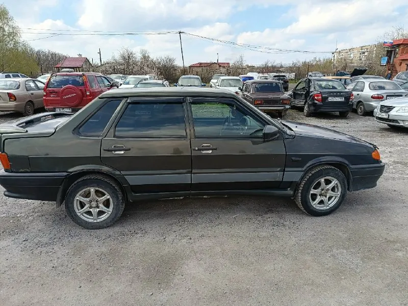 Продам ваз 2115,2006г. авто на полном ходу, езжу каждый день, стоит хорошая музыка, красивые диски, в машине много чего поменял, все поварено, рыжики присутствуют сами понимаете возраст. документы все в порядке любое переоформление. цена 180 тыс. (торг) +79494283458 📞 звоните: +7(949)4283458 - фотография - 1