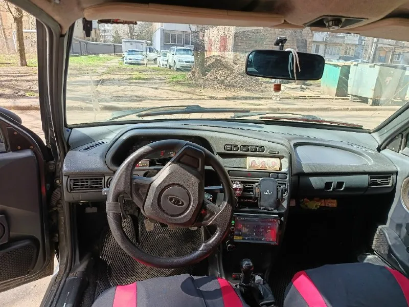 Продам ваз 2115,2006г. авто на полном ходу, езжу каждый день, стоит хорошая музыка, красивые диски, в машине много чего поменял, все поварено, рыжики присутствуют сами понимаете возраст. документы все в порядке любое переоформление. цена 180 тыс. (торг) +79494283458 📞 звоните: +7(949)4283458 - фотография - 4