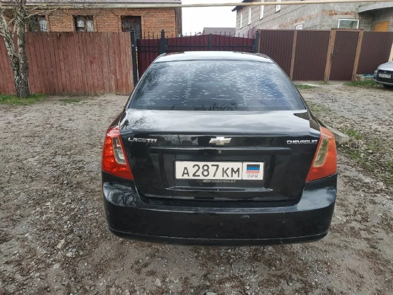 Продаю шевроле лачетти 2008 год мотор 1.6 пробег 300 км на полном ходу мотор масло не ест кпп в норме не выбивает все скоростя включаются без проблем ходовая в норме салон в нормальном состоянии кузов как по фото пороги подгнившие два учёта укр сейчас на постоянном днр остальные вопросы по телефону цена 290 тысяч рублей номер для связи+79496164235 осмотр г донецк - фотография - 4