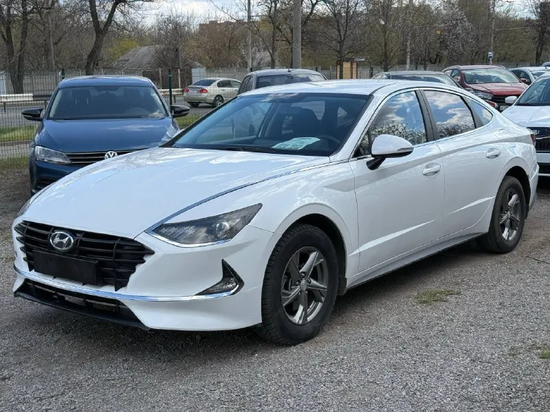 Hyundai sonata год выпуска: 2022 тип кпп: автоматическая объем двигателя: 2.0 тип топлива: бензин пробег: 150 000 км цена: 💥 1 950 000 ₽💥 дополнительная информация: технически в идеальном состоянии 📞 🇷🇺 +7 949 509 3428 +7 949 839 2499 - фотография - 1