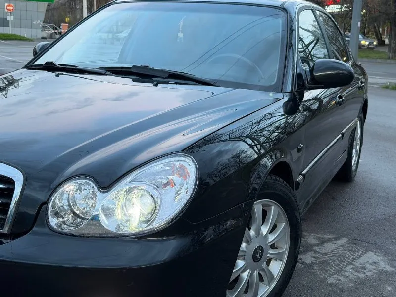 Hyundai sonata 2005г. 2.0 мт. 184 бег🏃 470.000 руб. комплектация gls кожа, линзы, климат. на шикарной технике без вложений от слова вообще 🤝 тачка ухоженна от и до, мотор, кпп и ходовка сел поехал. чистая ухоженная не требует химпола! 2 своих ключа + сигналка с еще одним выкидным ключом! климат заправлен и работает, магнитола андроид, протянуты провода под усилитель и саб, камера заднего вида! новая резина. машина 10/10 что по технике идеал что по кузову! не торгуюсь вообще!!! только вверх по цене можем осмотр:докучаевск телефон/tg: +79498460048 - фотография - 3