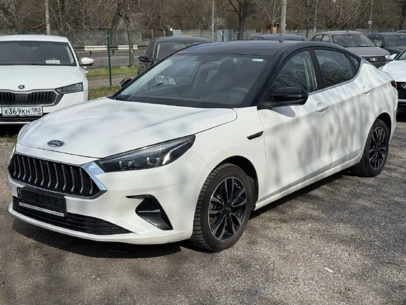 Jac j7 год выпуска: 2022 тип кпп: механическая (6ст) объем двигателя: 1.5 турбо тип топлива: бензин пробег: 124 000 км цена: 💥 950 000 ₽💥 дополнительная информация: климат контроль подогрев сидений электро ручник auto hold камера заднего вида технически в хорошем состоянии 📞 🇷🇺 +7 949 509 3428 +7 949 839 2499 - фотография - 1