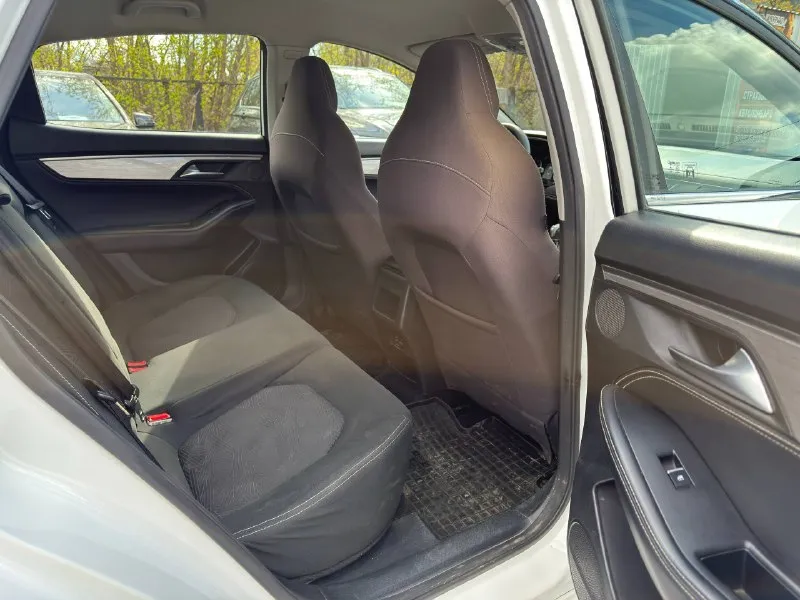 Jac j7 год выпуска: 2022 тип кпп: механическая (6ст) объем двигателя: 1.5 турбо тип топлива: бензин пробег: 124 000 км цена: 💥 950 000 ₽💥 дополнительная информация: климат контроль подогрев сидений электро ручник auto hold камера заднего вида технически в хорошем состоянии 📞 🇷🇺 +7 949 509 3428 +7 949 839 2499 - фотография - 6