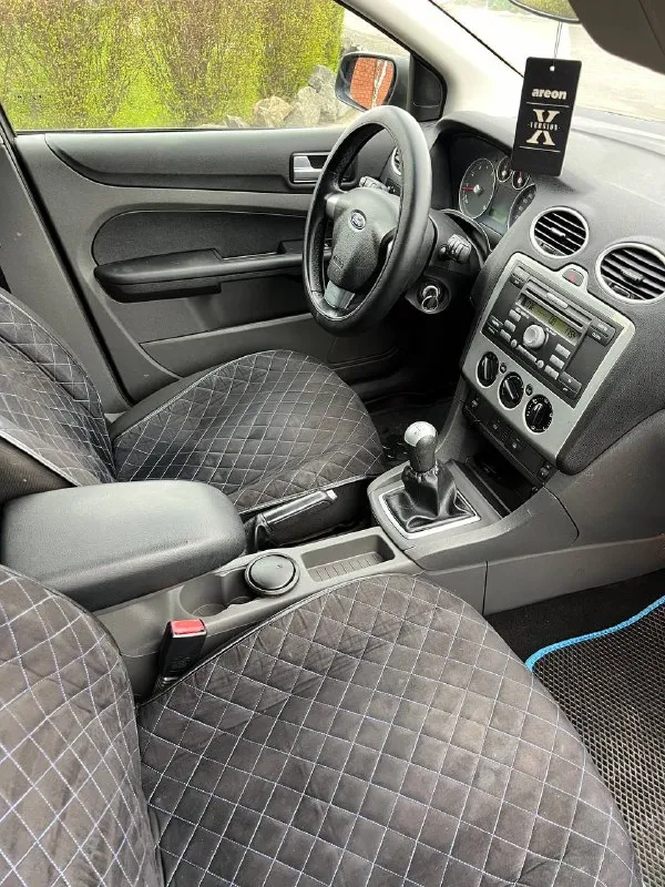 Продам ford focus 2 2006 года пробег: 170т двигатель 1.8 бензин едет бодро, масло не ест, работает тихо и ровно! по ходовой вложений не требует все делалось вовремя, ничего не стучит и не гремит, снизу машины все сухое никаких подтеков масла и тд! по кузову вся в родной краске без дтп, все силовые части родные! лобовое без трещин! днище и пороги в очень хорошем состоянии, без гнили и коррозии! в автомобиле работает каждая кнопка, салон чистый не затертый, комплектация комфорт: подогрев сидений, зеркал, лобового, бортовик, противотуманки, эл. зеркала, литые диски, на свежей летней резине мишлен, за все время было 3 владельца по автомобилю делать ничего ненужно сел и поехал масло в двигателе заменено 1500км назад документы чистые без штрафов и запретов торг есть цена: 550000 автомобиль в мариуполе +79496463727 - фотография - 10