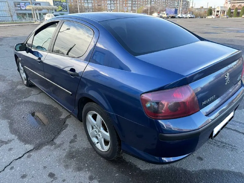 Peugeot 407, 2006 год 1.7 бензин на механике. родной пробег 250 700 км. 2 собственника. автомобиль в хорошем состоянии: кузов оцинкован, всего один косметический окрас, коррозии нет, стекла оригинальные, безопасность вся на месте. двигатель работает ровно, без посторонних шумов и ошибок. коробка передач переключается четко. комплектация: с климат-контролем, электростеклоподъемники, подогревы сидений, и др. пройден техосмотр, готов к постановке на учет в мрэо. цена: 380 000 руб, торга нет! город: донецк. телефон: +7 949 371-08-26 (есть telegram) мах. по запросу вышлем полную презентацию автомобиля с замерами лакокрасочного покрытия. 📞 звоните: +7(949)3710826 - фотография - 6