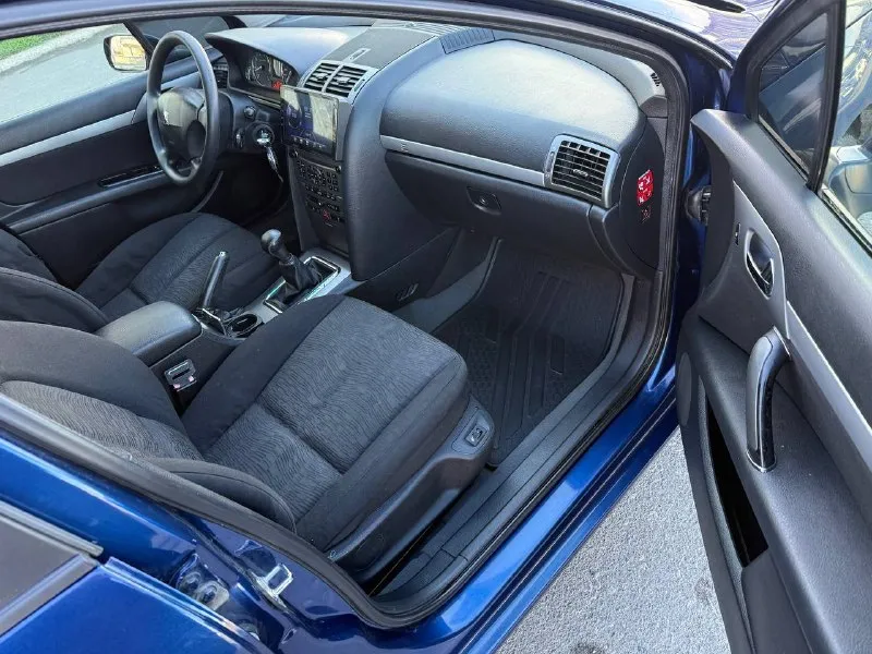 Peugeot 407, 2006 год 1.7 бензин на механике. родной пробег 250 700 км. 2 собственника. автомобиль в хорошем состоянии: кузов оцинкован, всего один косметический окрас, коррозии нет, стекла оригинальные, безопасность вся на месте. двигатель работает ровно, без посторонних шумов и ошибок. коробка передач переключается четко. комплектация: с климат-контролем, электростеклоподъемники, подогревы сидений, и др. пройден техосмотр, готов к постановке на учет в мрэо. цена: 380 000 руб, торга нет! город: донецк. телефон: +7 949 371-08-26 (есть telegram) мах. по запросу вышлем полную презентацию автомобиля с замерами лакокрасочного покрытия. 📞 звоните: +7(949)3710826 - фотография - 9