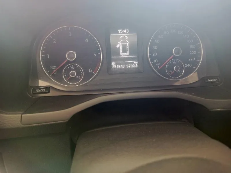Продаётся volkswagen кадди лонг!!! грузопассажирский! 2016 года выпуска 2 литра дизель, механика. пробег 258 т. км. пригнали с германии в 2021 году. 1 владелец по птс. два комплекта резины на дисках. цена 1 🍋 790т. р. естественно торг до победы у капота!!! +79496131821 енакиево 📞 звоните: +7(949)6131821 - фотография - 9