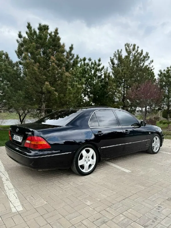 Lexus ls 430 2002 г. в. 4.3 бензин 1 хозяин ✅ машина донецкая, куплена у диллера и всю жизнь прожила здесь. двигатель работает идеально, никаких вопросов к нему нет кпп переключает плавно подвеска обслужена по технической части, все обслужено всегда своевременное то салон в хорошем состоянии, без дыр и посторонних запахов кузов ровный, в родном металле произведена полировка кузова, с наложением керамического покрытия в 3 слоя (вид нереальный🍭) без внимания не останетесь🔥 в потоке машина центр поля зрения👍 автомобиль редкий, крайне надежный и не прихотливый (кстати, запчасти всегда есть) документы чистые, переоформление без проблем быстро, мягко, комфортно и без головной боли очень живой, хозяйский аппарат за вменяемый ценник 1.1 🍋 торг есть для понимающих свои цены не предлагать, рынок знаю прекрасно, цена за него обоснована во мнении домашних экспертов, так же не нуждаюсь👌 +79493377679 +79494966734 звоните в любое время, за машину знаю все, расскажу и покажу дополнител 📞 звоните: +7(949)3377679 - фотография - 1