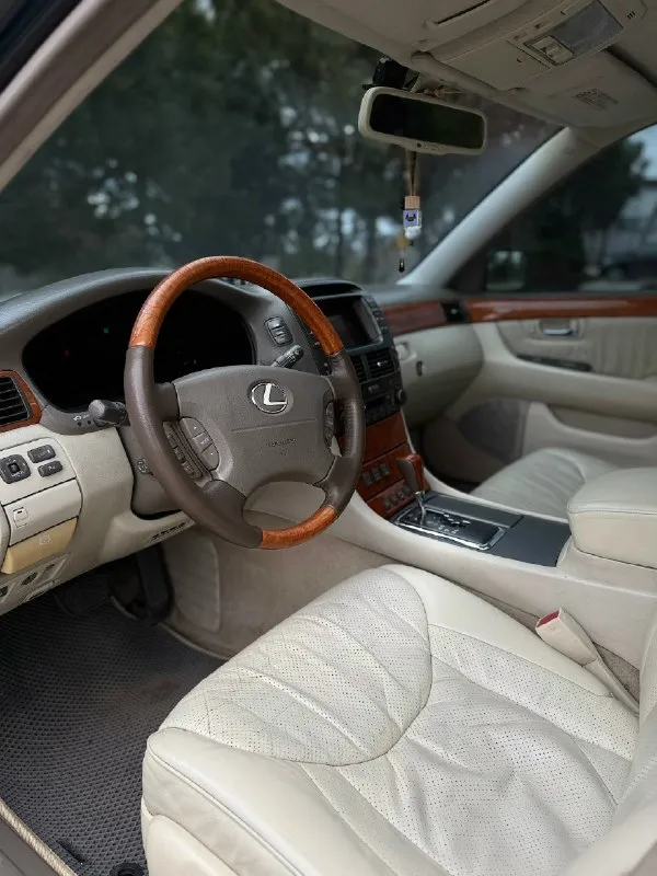Lexus ls 430 2002 г. в. 4.3 бензин 1 хозяин ✅ машина донецкая, куплена у диллера и всю жизнь прожила здесь. двигатель работает идеально, никаких вопросов к нему нет кпп переключает плавно подвеска обслужена по технической части, все обслужено всегда своевременное то салон в хорошем состоянии, без дыр и посторонних запахов кузов ровный, в родном металле произведена полировка кузова, с наложением керамического покрытия в 3 слоя (вид нереальный🍭) без внимания не останетесь🔥 в потоке машина центр поля зрения👍 автомобиль редкий, крайне надежный и не прихотливый (кстати, запчасти всегда есть) документы чистые, переоформление без проблем быстро, мягко, комфортно и без головной боли очень живой, хозяйский аппарат за вменяемый ценник 1.1 🍋 торг есть для понимающих свои цены не предлагать, рынок знаю прекрасно, цена за него обоснована во мнении домашних экспертов, так же не нуждаюсь👌 +79493377679 +79494966734 звоните в любое время, за машину знаю все, расскажу и покажу дополнител 📞 звоните: +7(949)3377679 - фотография - 7
