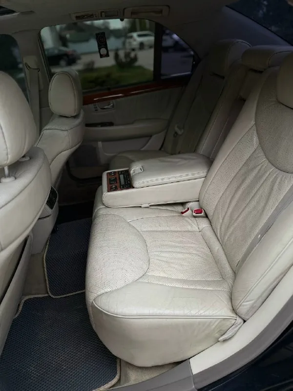 Lexus ls 430 2002 г. в. 4.3 бензин 1 хозяин ✅ машина донецкая, куплена у диллера и всю жизнь прожила здесь. двигатель работает идеально, никаких вопросов к нему нет кпп переключает плавно подвеска обслужена по технической части, все обслужено всегда своевременное то салон в хорошем состоянии, без дыр и посторонних запахов кузов ровный, в родном металле произведена полировка кузова, с наложением керамического покрытия в 3 слоя (вид нереальный🍭) без внимания не останетесь🔥 в потоке машина центр поля зрения👍 автомобиль редкий, крайне надежный и не прихотливый (кстати, запчасти всегда есть) документы чистые, переоформление без проблем быстро, мягко, комфортно и без головной боли очень живой, хозяйский аппарат за вменяемый ценник 1.1 🍋 торг есть для понимающих свои цены не предлагать, рынок знаю прекрасно, цена за него обоснована во мнении домашних экспертов, так же не нуждаюсь👌 +79493377679 +79494966734 звоните в любое время, за машину знаю все, расскажу и покажу дополнител 📞 звоните: +7(949)3377679 - фотография - 9