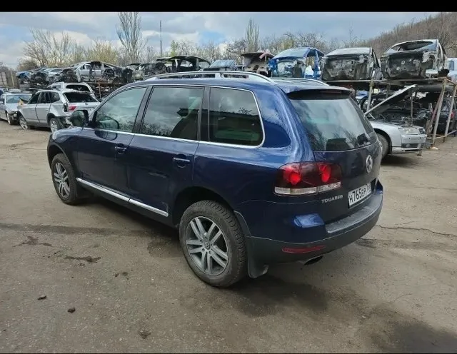 Срочно продам !!! volkswagen touareg рестайлинг!!! 2008 год двигатель bar 4.2 акпп jxs 6 ступка работает ровно без пинков!!! пневмоподвеска. работает!!!! адаптивная оптика активная рулевая рейка снят с учета! запретов нет! цена 950.000 тысяч рублей тел +79497348341 сергей 📞 звоните: +7(949)7348341 - фотография - 1