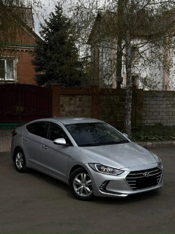 🔥 hyundai elantra 2018 — современный, экономичный и комфортный седан! двигатель 1.6, бензин — работает ровно и стабильно: не дымит, масло не расходует, уверенно тянет и при этом радует экономичностью. — чистокровный автомат, переключает плавно и мягко. ходовка без шумов 💎 салон ухоженный и аккуратный 🚘 автомобиль полностью обслужен и готов к эксплуатации 📍 осмотр: донецк 🔄 возможен обмен 💳 возможна продажа в кредит 💰 цена: 1 120 000 ₽ (торг быстрым) ☎️ +7 949 742 53-98 ☎️ +7 949 453-80-40 📞 звоните: +7(949)7425398 - фотография - 1