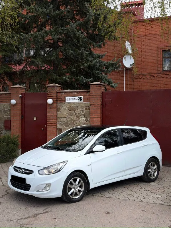 🔥 hyundai solaris 2013, автомат — надёжный и экономичный! 1.4 бензин — не дымит, масло не расходует, работает ровно. классическая — переключает плавно, без пинков. ходовая без стуков. 💎 салон чистый и ухоженный. машина — сел и поехал. 📍 донецк 🔄 возможен обмен 💳 возможна продажа в кредит 💰 675 000 ₽ (торг быстрым) ☎️ +7 949 742 53-98 ☎️ +7 949 453-80-40 📞 звоните: +7(949)7425398 - фотография - 3