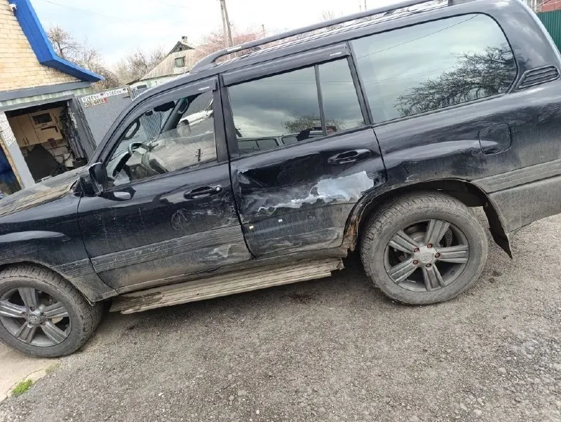 Продам toyota land cruiser 100 собственник с переоформлением авто после дтп, пострадали двери и задняя кобылка. средняя стойка целая! цена 1 130 000 торг! все вопросы по телефону! +7 949 469 18 36 📲 tg: екатерина орлова 📞 звоните: +7(949)4691836 - фотография - 4