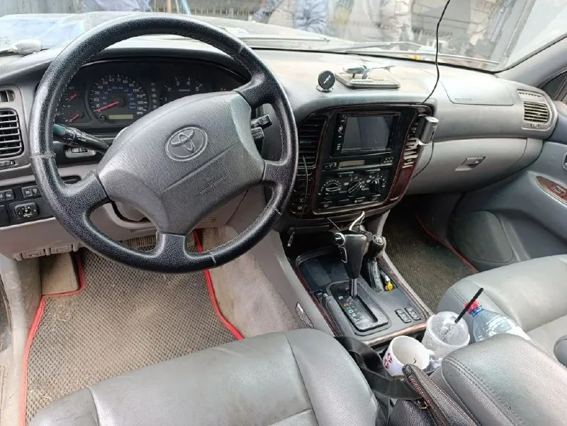 Продам toyota land cruiser 100 собственник с переоформлением авто после дтп, пострадали двери и задняя кобылка. средняя стойка целая! цена 1 130 000 торг! все вопросы по телефону! +7 949 469 18 36 📲 tg: екатерина орлова 📞 звоните: +7(949)4691836 - фотография - 6