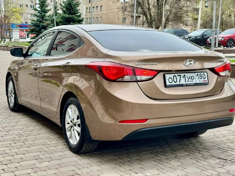 Hyundai elantra 1.6 ат 2016г. родной пробег 167 000 км. автомобиль в отличном состоянии максимальная комплектация не битая некрашеная гаражная хранение покупали в автосалоне все обслуживание цена 1 300 000 руб. телефон +7 949 484 37 35 - фотография - 4