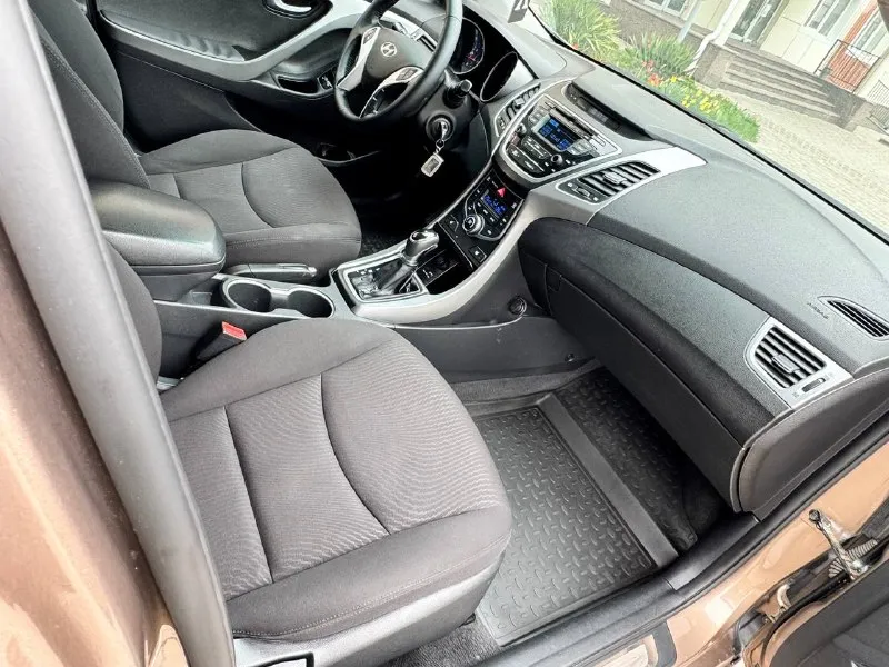 Hyundai elantra 1.6 ат 2016г. родной пробег 167 000 км. автомобиль в отличном состоянии максимальная комплектация не битая некрашеная гаражная хранение покупали в автосалоне все обслуживание цена 1 300 000 руб. телефон +7 949 484 37 35 - фотография - 8
