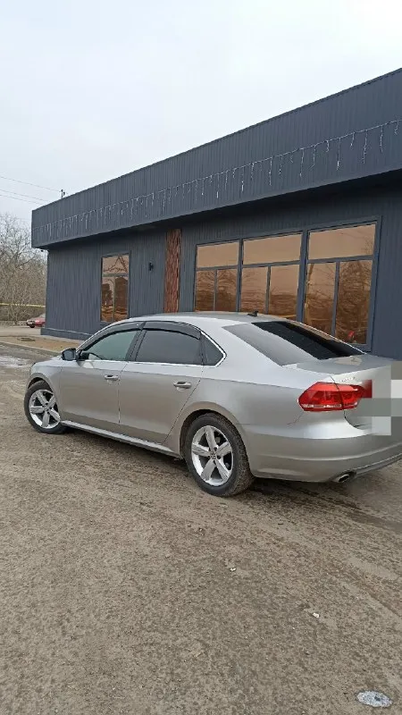 Продам volkswagen passat b 7 в отличном состоянии. 2012 год, двигатель 2,5 атмосферник, без нареканий без масложора, один из лучших в линейке, без всяких турбин. коробка автомат аisin 6 ступенчатый работает отлично переключает плавно не дергает не пинает. салон кожа весь целый не прокуренный. комплектация se, климат контроль, мульти руль. датчик сета, датчик дождя, электро регулировка сидений с памятью, отличная музыка, все есть только без люка. ходовая обслужена что нужно заменено и сделан сход развал, очень мягкая. кузов в отличном состоянии без гнилья и ржавчины вообще. смотрится отлично. резина зима, лето. переоформление без проблем. вин код по запросу. цена 1 млн. 300тыс. рублей торг возле авто. возможен обмен на кроссовер. 79493037837.г. амвросиевка. звоните договоримся. 📞 звоните: +7(949)3037837 - фотография - 1