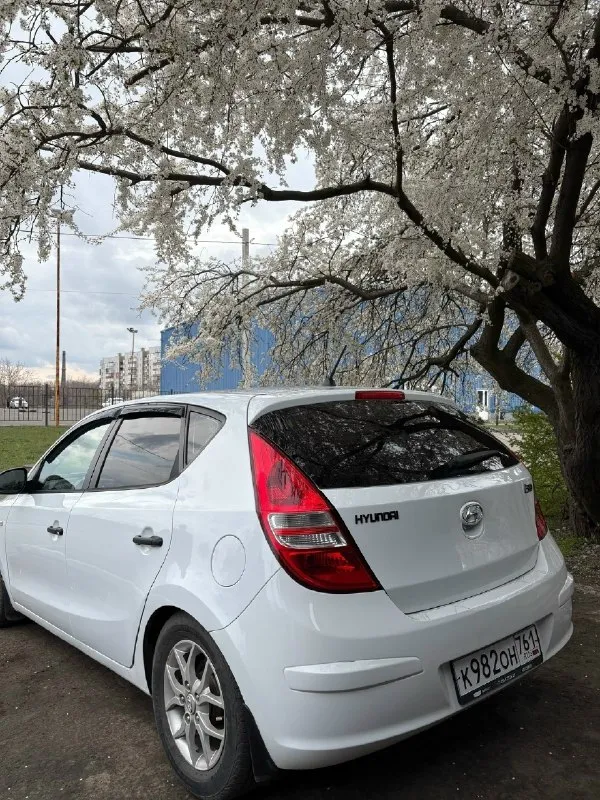 Продам hyundai i30 2010 г. хорошее состояние, сел поехал. 2 комплекта колес лето, зима. 10 подушек безопасности, все на месте. сигнализация с автозапуском. варить-красить не надо. находится днр есть торг. документы порядок не залогов, не запретов. пишите, звоните. цена 830, есть торг. пробег 200 к. +7 949 373 58 56 📞 звоните: +7(949)3735856 - фотография - 2
