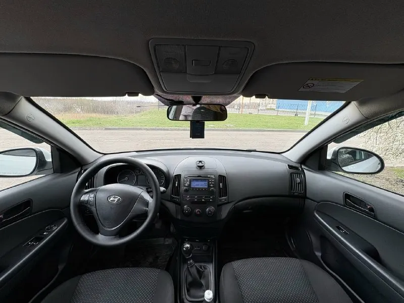Продам hyundai i30 2010 г. хорошее состояние, сел поехал. 2 комплекта колес лето, зима. 10 подушек безопасности, все на месте. сигнализация с автозапуском. варить-красить не надо. находится днр есть торг. документы порядок не залогов, не запретов. пишите, звоните. цена 830, есть торг. пробег 200 к. +7 949 373 58 56 📞 звоните: +7(949)3735856 - фотография - 4
