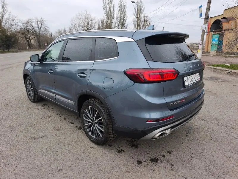 Продам chery tiggo 8 pro 2021г. двигатель 2l турбо бензин (170л. с.) автоматическая коробка передач 7 мест. техосмотр пройден (диагностическая карта в наличии) ☎ +7949-634-22-65 автомобиль в отличном состоянии! кузов без гнили и ржавчины. стекла родные. двигатель, коробка, техника, электрика все работает отлично, без вложений и проблем. обслуживался всегда у дилера. установленны все последние обновления. чистый опрятный салон. комплектация: передние, задние и боковые подушки безопасности, 7 полноценных мест (три ряда сидений), кожаный салон, четырех зонный климат контроль, без ключевой доступ, сигнализация, штатная сенсорная мультимедиа, камеры 360° с 3d проекцией окружения, полный электро пакет со складыванием зеркал, круиз контроль, мультируль, датчик света, датчик дождя, светодиодная оптика, подогрев руля и всех сидений, подогрев лобового, заднего стекла и зеркал, режимы езды, помощь при спуске, авто холд, авто ручник, ан 📞 🇷🇺 звоните: +79496342265 - фотография - 4