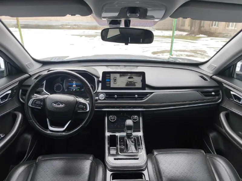 Продам chery tiggo 8 pro 2021г. двигатель 2l турбо бензин (170л. с.) автоматическая коробка передач 7 мест. техосмотр пройден (диагностическая карта в наличии) ☎ +7949-634-22-65 автомобиль в отличном состоянии! кузов без гнили и ржавчины. стекла родные. двигатель, коробка, техника, электрика все работает отлично, без вложений и проблем. обслуживался всегда у дилера. установленны все последние обновления. чистый опрятный салон. комплектация: передние, задние и боковые подушки безопасности, 7 полноценных мест (три ряда сидений), кожаный салон, четырех зонный климат контроль, без ключевой доступ, сигнализация, штатная сенсорная мультимедиа, камеры 360° с 3d проекцией окружения, полный электро пакет со складыванием зеркал, круиз контроль, мультируль, датчик света, датчик дождя, светодиодная оптика, подогрев руля и всех сидений, подогрев лобового, заднего стекла и зеркал, режимы езды, помощь при спуске, авто холд, авто ручник, ан 📞 🇷🇺 звоните: +79496342265 - фотография - 9