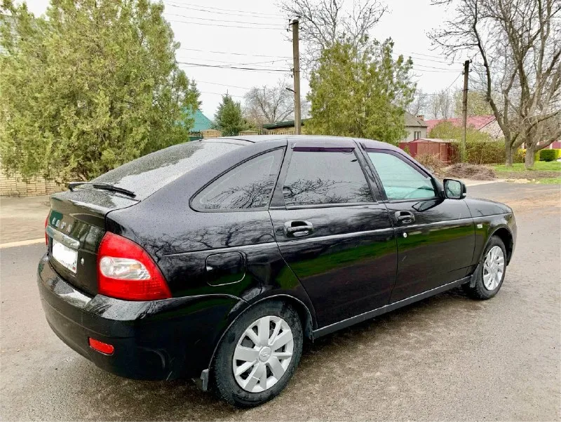 Доброго времени суток. продам lada priora 2009г 16кл двигатель работает отлично масло не жрет. коробка не хрустит не выбивает скорости включаются плавно, ходовая мягкая тихая, за машиной следили и ухаживали, днище целое, стаканы задние, передние целые, низа дверей тоже целые, пробег заводской 178000т км. комплектация: кондиционер, abs, эур, магнитола usb, aux, подушка безопасности, доводчик боковых стекол, сигнализация с автозапуском, за авто вообще не стыдно, с документами тоже полный порядок переоформление без проблем, машина без дтп, остекление все заводское, остальные вопросы по телефону телеграмм тоже на этом номере. торг у капота осмотр г. харцызск. 395000 т. р +7949-329-65-85 тг мах всем добра👍 - фотография - 6