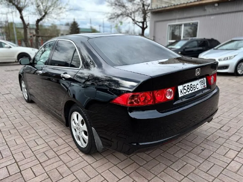 🚘марка honda accord ⛽️топливо:бенз 2.0 🌎пробег:297т км 🕹️кпп автомат 🚗седан 📆 год:2006 💰970.тысяч руб описание: местное авто 2 владельца авто в отличном состоянии. комплектация: климат контроль 4 стеклоподъемника комбинированный салон кожа+алькантара круиз контроль продажа возможна : наличный расчет✅ безнал✅ кредит✅ обмен -трейд ин✅ звонки по номеру ☎️ +79495111156 находимся по адресу 📍ул. макара мазая 41 с 10 до18 - фотография - 2