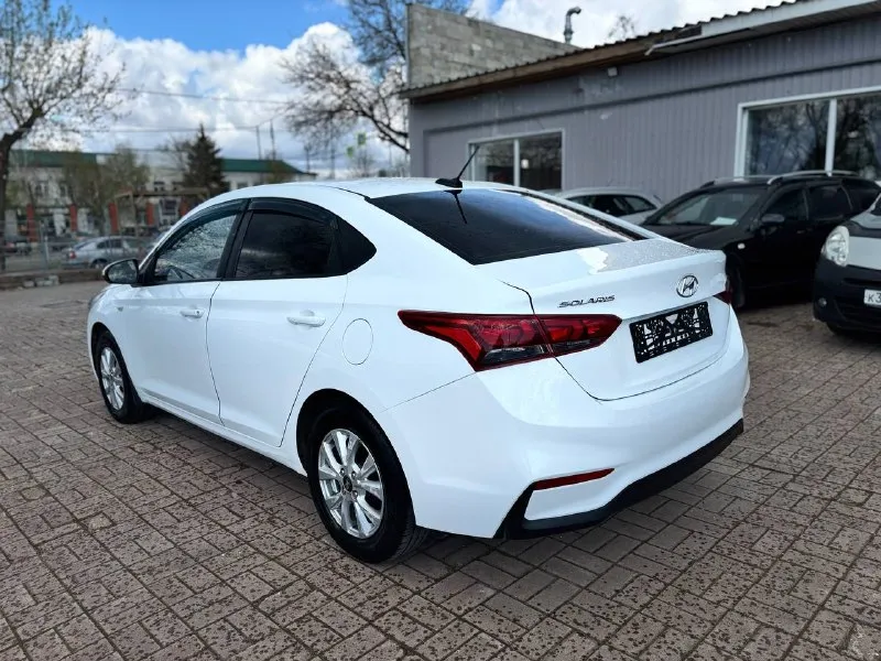 🚘марка hyundai solaris ⛽️топливо:бенз обьем 1.4 🌎пробег:104т км 🕹️кпп автомат 🚗седан 📆 год:2019 💰1050.000.тысяч руб комплектация: кондиционер 4 эл. стеклоподъемника мультимедиа кондиционер два комплекта колес зима, лето продажа возможна : наличный расчет✅ безнал✅ кредит✅ обмен -трейд ин✅ звонки по номеру ☎️ +7949-511-11-56 находимся по адресу 📍г. мариуполь макара мазая 41 с 10 до18 - фотография - 4