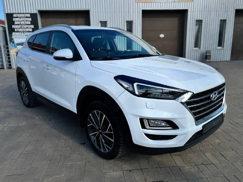 🚘марка hyundai tuсson ⛽️топливо:бензин обьем 2.0 🌎пробег:154т км 🕹️кпп автомат 🛞4wd 📆 год:2019 💰2.190.000.тысяч руб комплектация: без ключевой доступ климат контроль удержание в полосе кнопка старт стоп эл. стеклоподъемника мультимедиа один владелец! авто весь в родном окрасе! два комплекта колес зима, лето наличный расчет✅ безнал✅ кредит✅ обмен -трейд ин✅ звонки по номеру ☎️ +7949-511-11-56 находимся по адресу 📍г. мариуполь макара мазая 41 с 10 до18 - фотография - 2