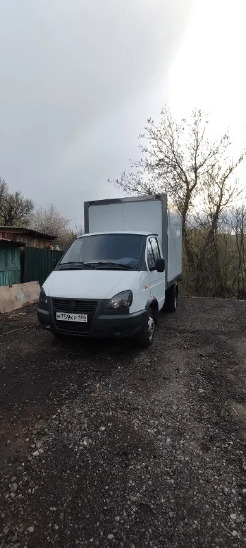 Продам газель 2013г. мотор 4216. пробег 244 321тыс. изотермический фургон. газ евро4 все работает. была куплена в донецке в автосалоне. с тех пор владелец не менялся. имеется сервисная книжка. тех осмотр пройден. переоформление обязательно. залогов, арестов, штрафов, ограничений нет. юридические полностью в порядке. из вложений требуется ремонт передней подвески что то гремит и жизненные болячки по лкп. кабина в около идеальном состоянии не красилась и не варилась и сварки не требует. все нюансы можем обсудить при встречи. цена 680тыс. город макеевка днр телефон для связи +79496440155 дмитрий. 📞 звоните: +7(949)6440155 - фотография - 1