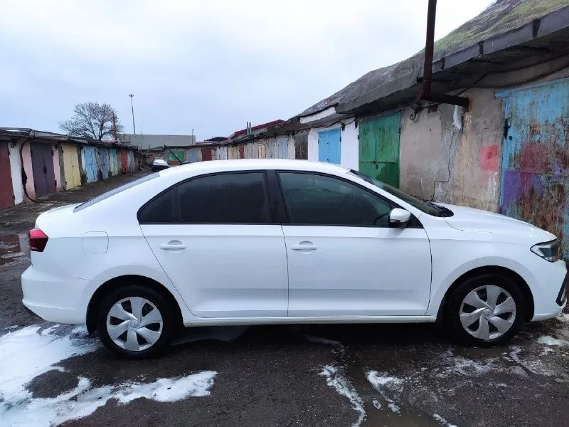 Wv polo в стандартной комплектации датчик дождя, подогрев лобового стекла, подогрев боковых зеркал, датчик света, камера заднего вида, подогрев передних сидений 2021 год пробег 203000 1.6 бензин 2 владельца автомобилем владею 3 года автомобиль полностью обслужен (на 203000 поменял помпу) расходники меняются своевременно машина на 180 ом регионе в комплекте зимняя резина+летняя новая резина обработана антикором цена: 1250000 реальному покупателю хороший торг осмотр город донецк +79494024057 📞 звоните: +7(949)4024057 - фотография - 2
