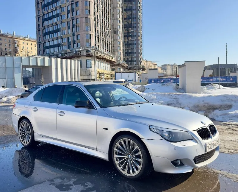 Продам бмв е60 530хі 2006 г n52b30, автомат. авто без изъянов в автотеке, без дтп и расчетов, 4 владельца ✅✅✅. выглядит достойно, полный м пакет, колеса р19 оригинал ковка на отличной зиме, фонари от рестайлинг, спойлер на крышке багажника м м м комплектация жир 🔥🔥🔥сиденья ломайки, проекция, подогревы всех сидений и руля, люк, спорт руль, задняя полусфера со шторками. технически на полном и уверенном ходу, ездит отлично! документы без проблем, полный комплект. цена:1 050 000 т. р обмен тел:+79495061011 телег:+79493930757 📞 🇷🇺 звоните: +79495061011 - фотография - 1