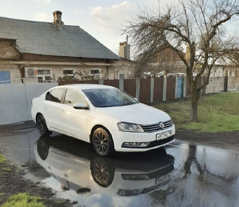 Volkswagen passat b7 1.4 tsi ecofuel мкпп 2012 год европа заводская газовая установка: на метане расход по трассе - 750рублей на 500 -400километров. бак бензин 30 литров и 30м³ метана, запас хода 900-1000 км. очень комфортный автомобиль, особенно для дальних поездок. комплектация: 2-х зонный климат, датчики дождя и света, круиз-контроль, мультируль, кожаный салон, подогрев сидений, адаптивныъй заводской ксенон и многое другое. собственник. состояние достойное, ремонта не требует. 🔥850 тыс. руб, торг у капота горловка +79493140891 📲 tg: @valeriya_eduardovnaa 📞 звоните: +7(949)3140891 - фотография - 1