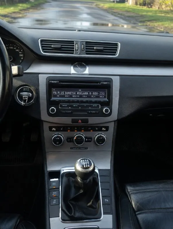 Volkswagen passat b7 1.4 tsi ecofuel мкпп 2012 год европа заводская газовая установка: на метане расход по трассе - 750рублей на 500 -400километров. бак бензин 30 литров и 30м³ метана, запас хода 900-1000 км. очень комфортный автомобиль, особенно для дальних поездок. комплектация: 2-х зонный климат, датчики дождя и света, круиз-контроль, мультируль, кожаный салон, подогрев сидений, адаптивныъй заводской ксенон и многое другое. собственник. состояние достойное, ремонта не требует. 🔥850 тыс. руб, торг у капота горловка +79493140891 📲 tg: @valeriya_eduardovnaa 📞 звоните: +7(949)3140891 - фотография - 7