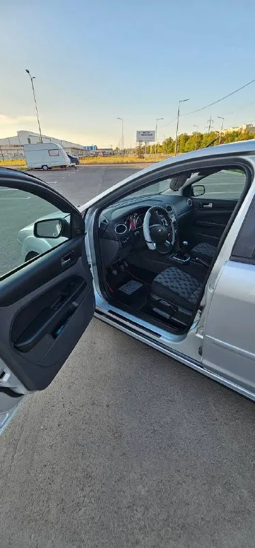 Срочная продажа!!!в продаже ford focus второго поколения. автомобиль 2006 г. в.двигатель бензиновый 1.8.авто находится в г мариуполь. подробно про авто по тел или при встречи. документы кристально чистые!!!цена 375 тыс руб. +79649225253 - +79497346358 - фотография - 4