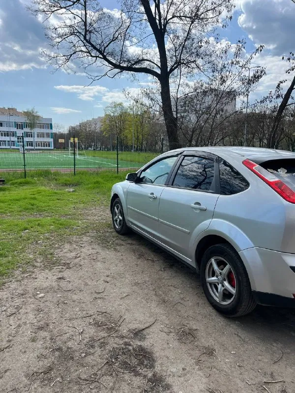 Срочная продажа!!!в продаже ford focus второго поколения. автомобиль 2006 г. в.двигатель бензиновый 1.8.авто находится в г мариуполь. подробно про авто по тел или при встречи. документы кристально чистые!!!цена 375 тыс руб. +79649225253 - +79497346358 - фотография - 7