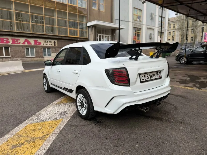 Ваз гранта fl✅ на 8 клопе✅ газ/бензин ✅ выпуска 2019 год ✅ пробег 129 тыс. ✅ мотор работает хорошо ✅ не дымит, ✅тянет очень бодро!✅ коробка механика, переключает мягко, без хрустов✅, не выбивает, ✅ не воет! ✅ ходовая не гремит, мягкая! ✅ перед ss20 comfort ✅ зад demfi comfort дорогие титановые диски, r14 на новой летней резине kumho! ✅ выхлоп тихий, но приятно звучит, с попкормом!✅ установлена хорошая музыка + услилок, ✅стоит хороший андроид качественный ! приятный салон, чистый! 2 этажа led светит очень хорошо! 👌 двери зашумлены машина обработана антикором 👍 по кузову все отлично 👍 по документам, все чисто, без запретов, без штрафов, птс стс дкп все на руках 180регион по всей информации по номеру:+79498402627(мах) +79493521082 цена 800 торг на полный бак бензина 📞 звоните: +7(949)8402627 - фотография - 3