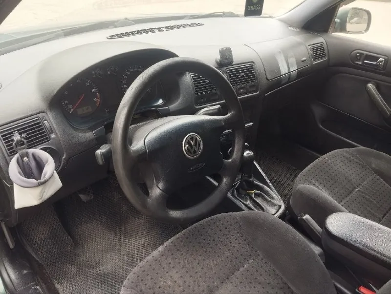 Продам: volkswagen golf 4 1.6 (akl) бензин. кпп механика. пробег 112 000 км. год 1998 г. работает хорошо. состояние сел - поехал. ходовка перебрана, тормоза обслужены, колодки тормозные заменил, масла двс фильтра заменено. цена 250 000₽. осмотр: макеевка +79497255044 📞 звоните: +7(949)7255044 - фотография - 9