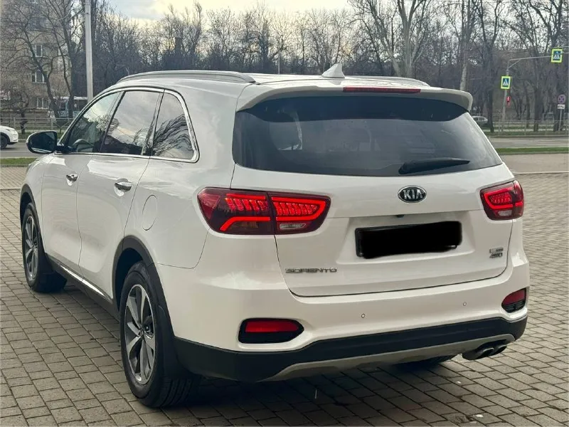 Kia sorento prime год выпуска 2018 двигатель 2.0 тип топлива дизель привод полный коробка автомат автомобиль в отличном состоянии, весь обслужен от а до я, кузов без дтп весь в заводском окрасе ! максимальная комплектация, бесключевой доступ кнопка (start-stop) кожаный салон, роздельный климат -контрол, круиз -контроль, датчики света и дождя, подогрев, и вентиляция сидений, подогрев руля, подогрев зеркал, и стекл, парктроники, камера заднего вида, и много чего другого ! с документами полный порядок любой вид оформления. г. донецк цена 2.250 тыс. ₽ звоните остальное по тел. +79495210885 +79494006791 max, telegram - фотография - 3