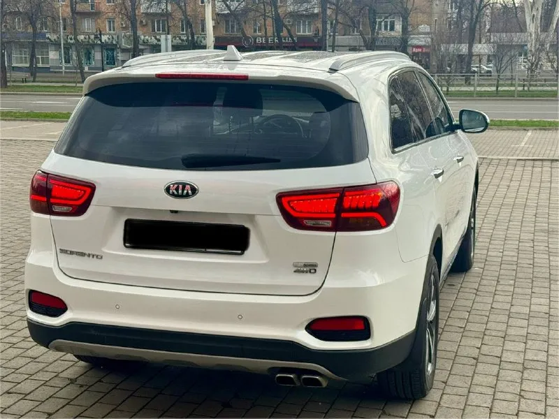 Kia sorento prime год выпуска 2018 двигатель 2.0 тип топлива дизель привод полный коробка автомат автомобиль в отличном состоянии, весь обслужен от а до я, кузов без дтп весь в заводском окрасе ! максимальная комплектация, бесключевой доступ кнопка (start-stop) кожаный салон, роздельный климат -контрол, круиз -контроль, датчики света и дождя, подогрев, и вентиляция сидений, подогрев руля, подогрев зеркал, и стекл, парктроники, камера заднего вида, и много чего другого ! с документами полный порядок любой вид оформления. г. донецк цена 2.250 тыс. ₽ звоните остальное по тел. +79495210885 +79494006791 max, telegram - фотография - 4