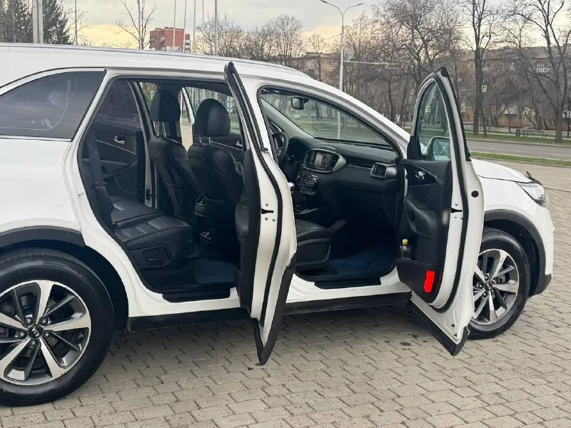 Kia sorento prime год выпуска 2018 двигатель 2.0 тип топлива дизель привод полный коробка автомат автомобиль в отличном состоянии, весь обслужен от а до я, кузов без дтп весь в заводском окрасе ! максимальная комплектация, бесключевой доступ кнопка (start-stop) кожаный салон, роздельный климат -контрол, круиз -контроль, датчики света и дождя, подогрев, и вентиляция сидений, подогрев руля, подогрев зеркал, и стекл, парктроники, камера заднего вида, и много чего другого ! с документами полный порядок любой вид оформления. г. донецк цена 2.250 тыс. ₽ звоните остальное по тел. +79495210885 +79494006791 max, telegram - фотография - 7